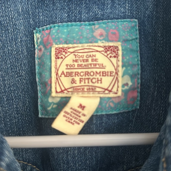 Vintage Abercrombie and Fitch Denim Jacket Size Medium - Picture 2 of 9